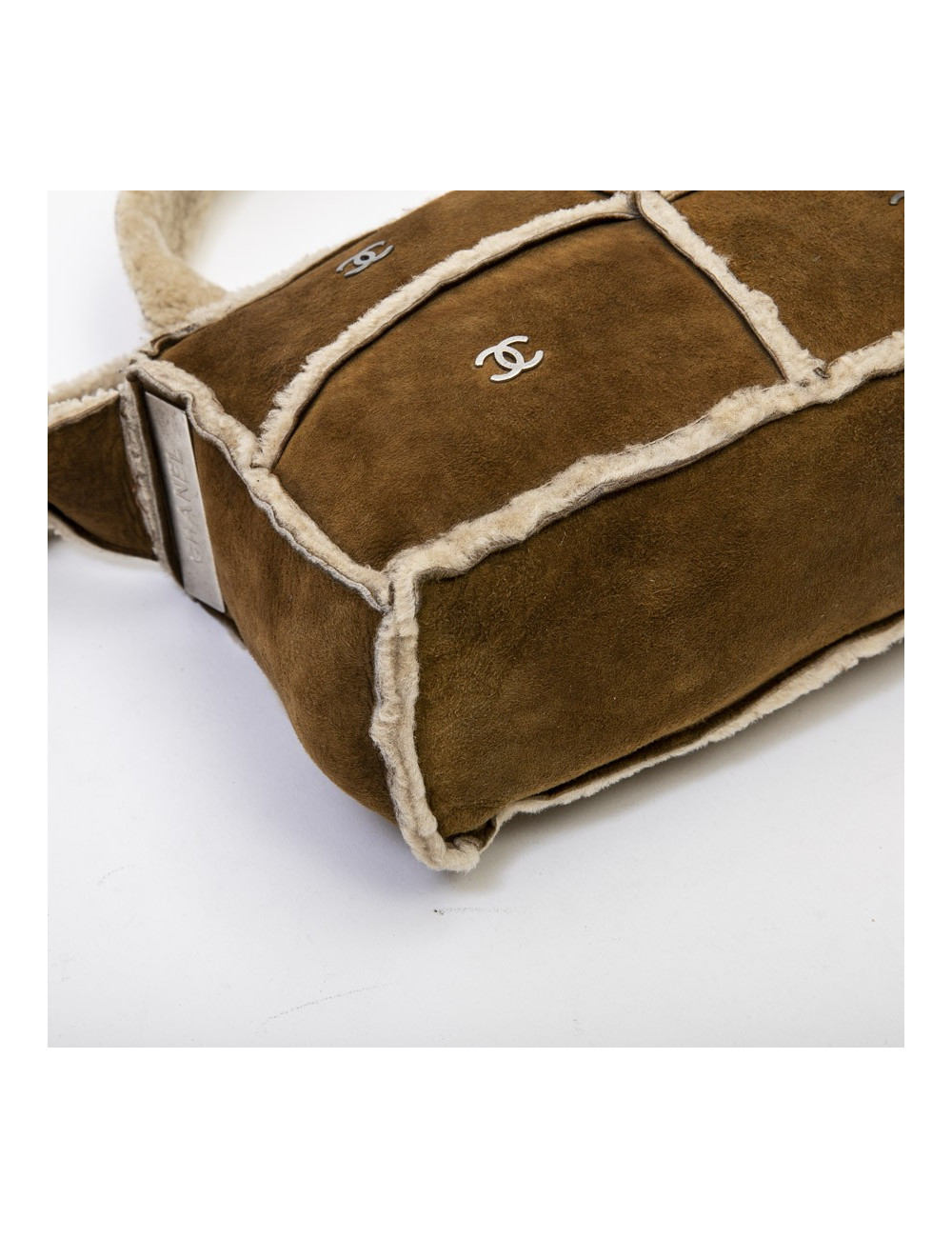 Sac CHANEL en peau retournée camel