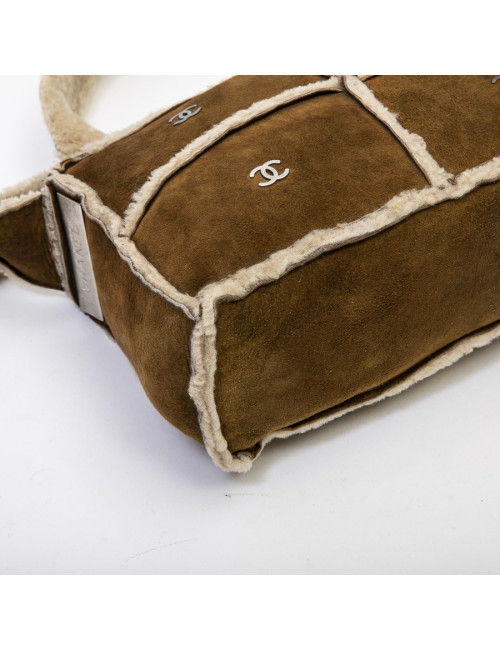 Sac CHANEL en peau retournée camel