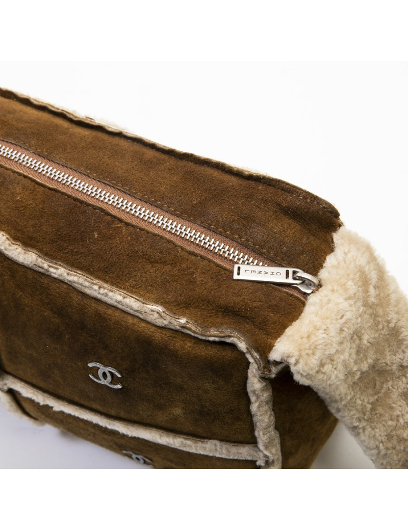 Sac CHANEL en peau retournée camel