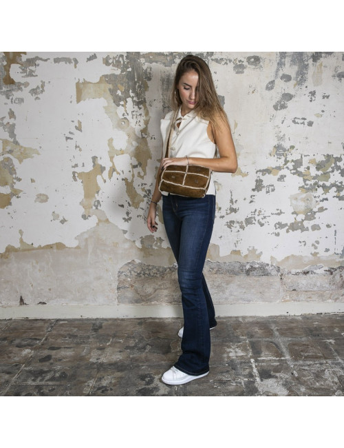 Sac CHANEL en peau retournée camel