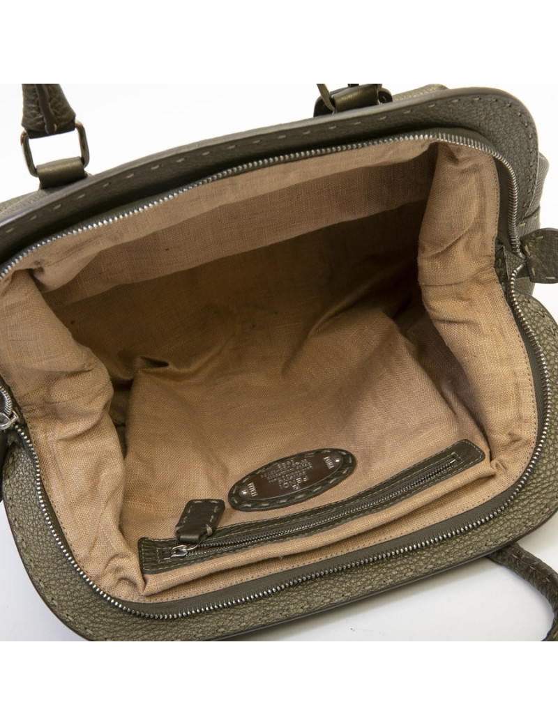 Sac FENDI cuir grainé vert kaki