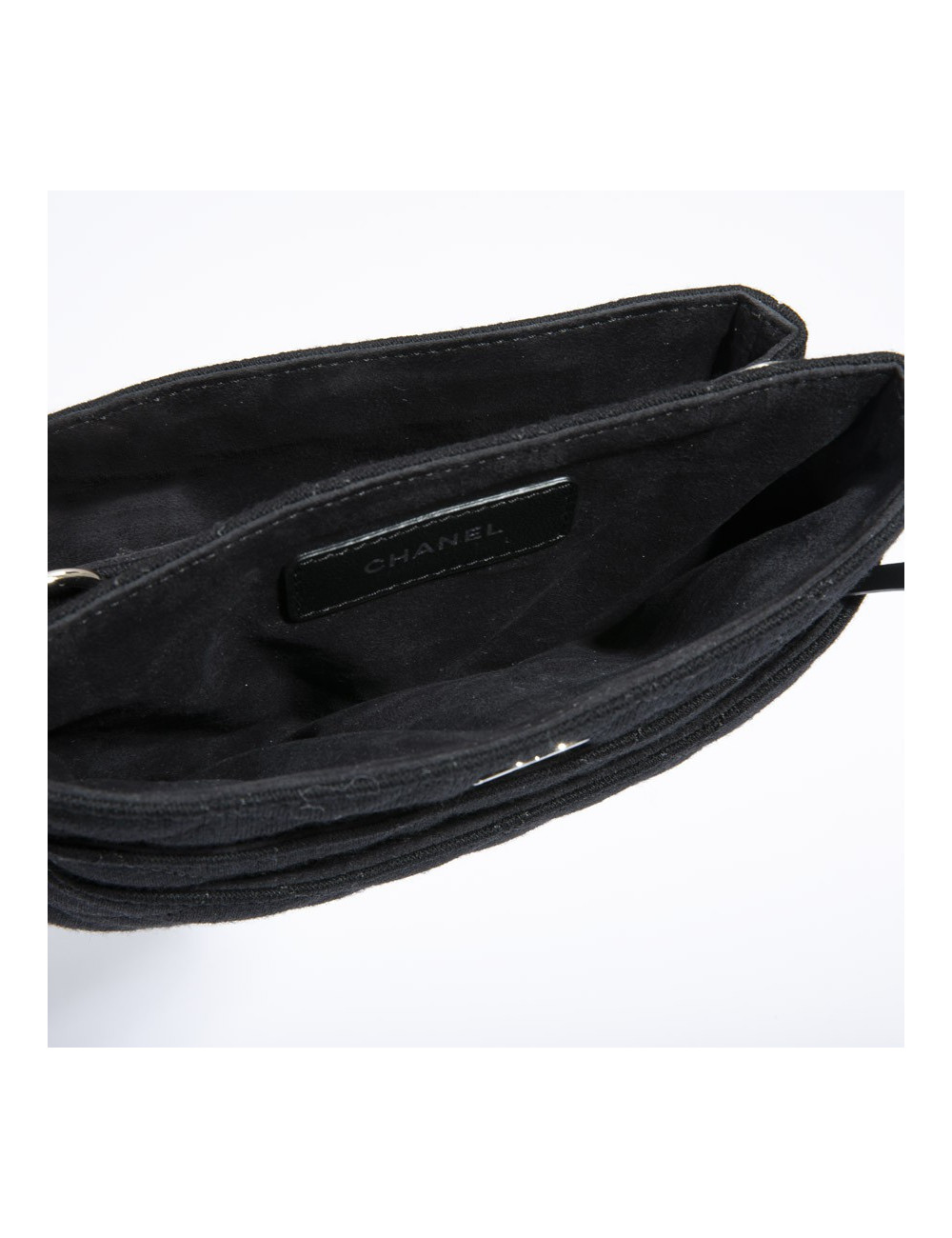 Pochette CHANEL avec chaine 