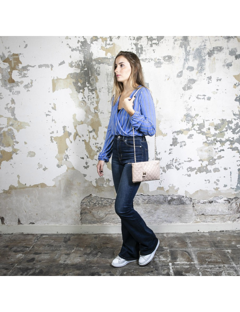 Sac pochette CHANEL en cuir d'agneau beige rosé