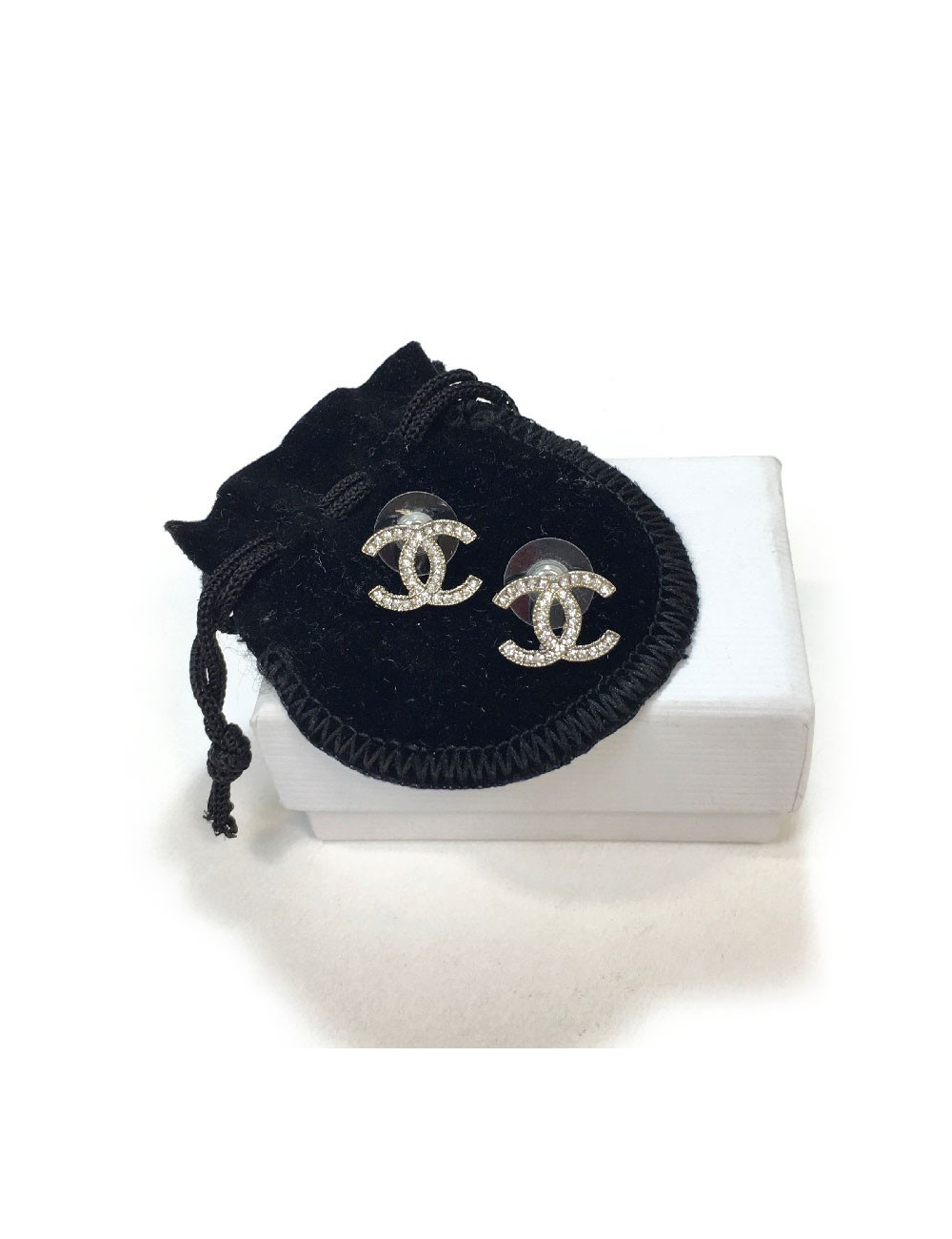Boucles d'oreilles Clous CHANEL strass et métal argenté