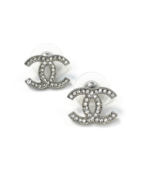 Boucles d'oreilles Clous CHANEL strass et métal argenté