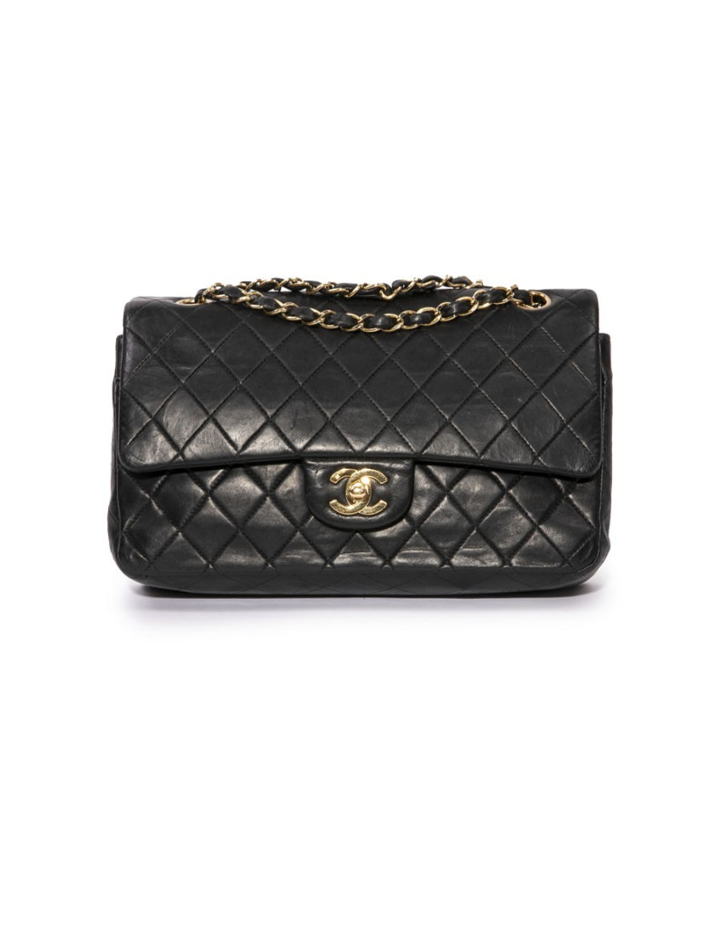  A RECOUDRE Sac timeless CHANEL cuir d'agneau noir matelassé