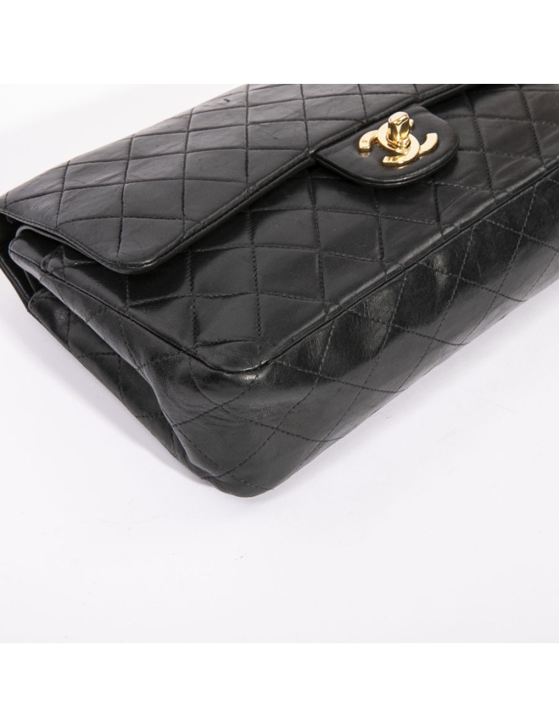  A RECOUDRE Sac timeless CHANEL cuir d'agneau noir matelassé