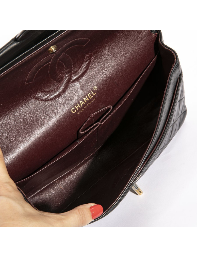  A RECOUDRE Sac timeless CHANEL cuir d'agneau noir matelassé