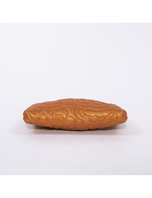 Pochette CHANEL cuir de veau velours irisé brodé camélias orange cuivré