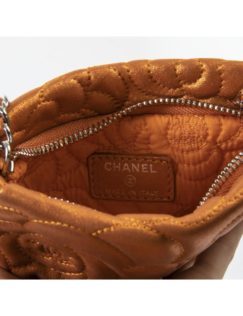 CHANEL clutch in orange velvet iridescent leather