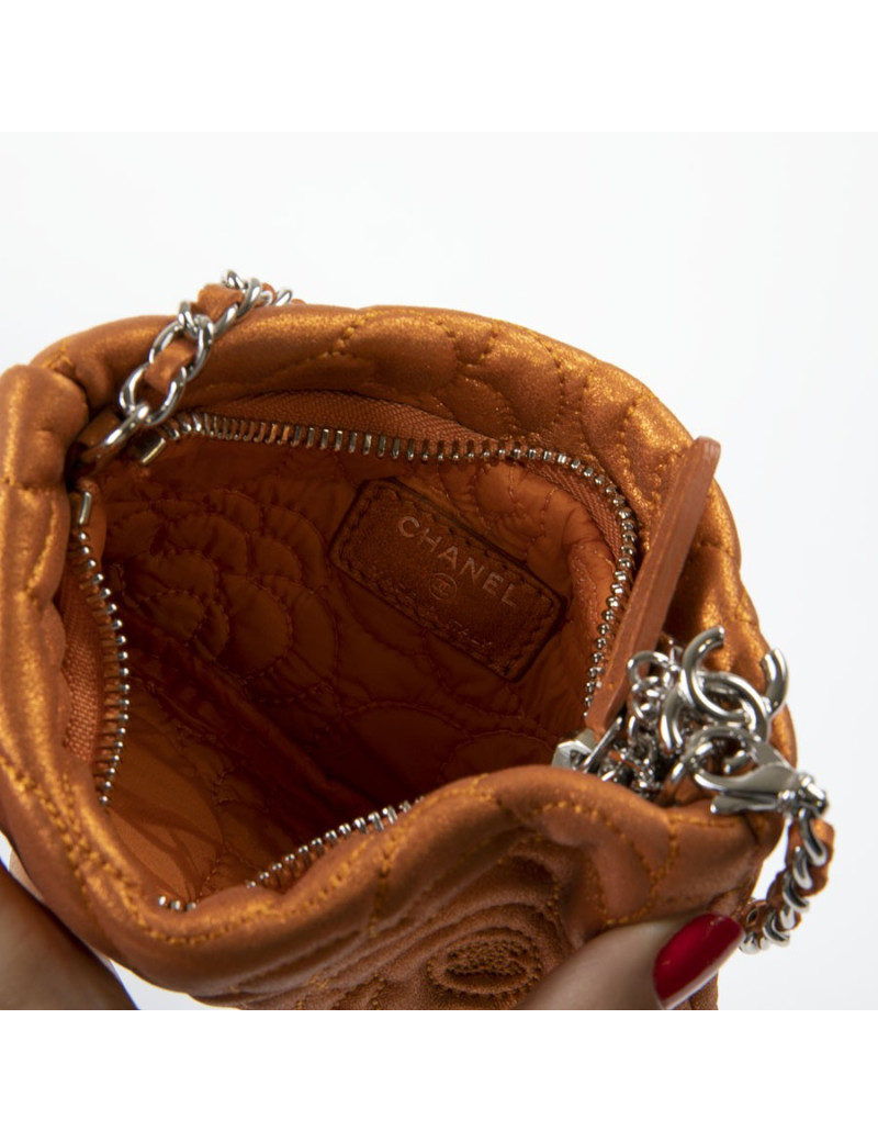 CHANEL clutch in orange velvet iridescent leather