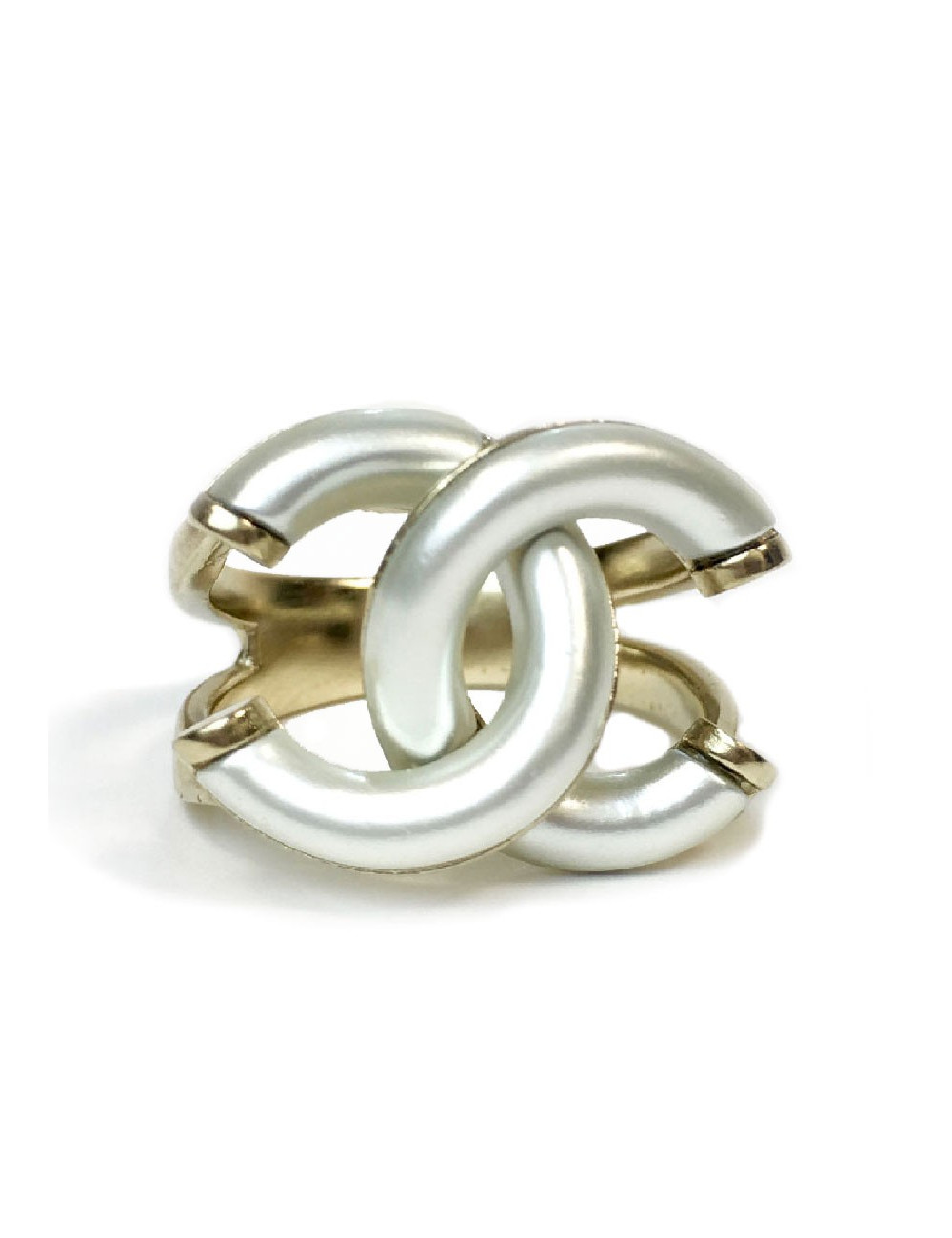 Bague T CHANEL"CC " dorée et émaillée argent