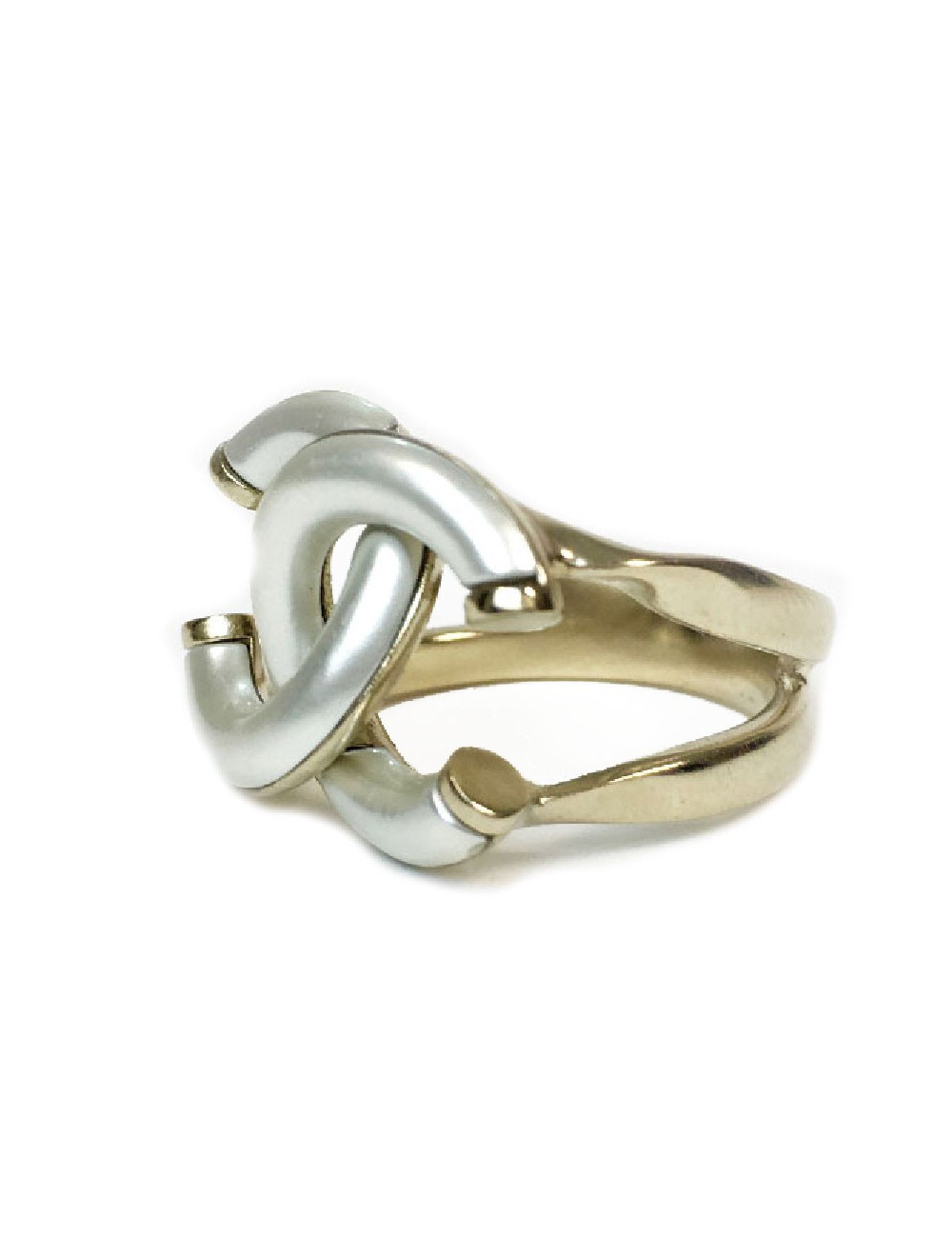 Bague T CHANEL"CC " dorée et émaillée argent