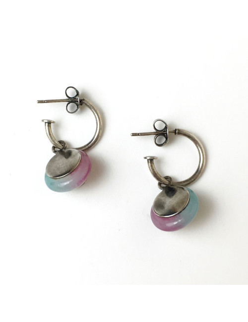 Boucles d'oreille clous CHANEL bicolores bleu clair et rose