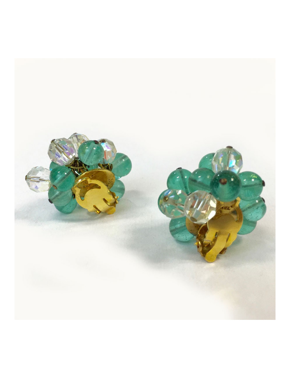 Boucles d'oreille CHANEL vintage perles pâte de verre vert d'eau
