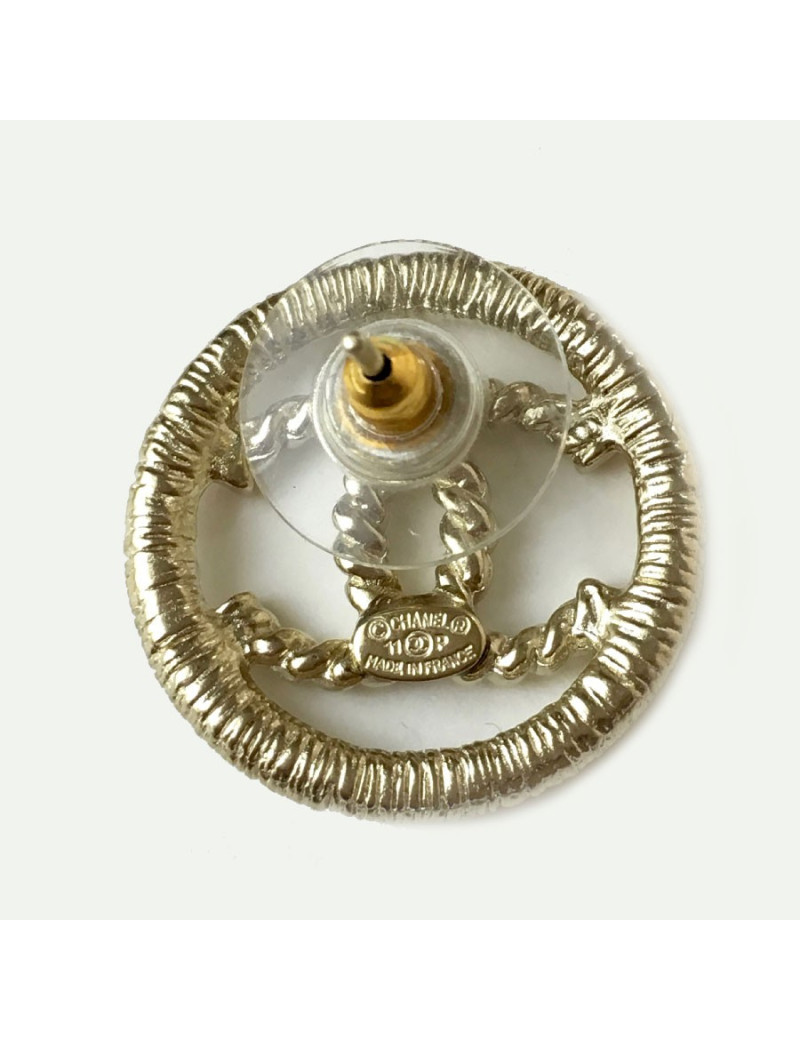 Boucles d'oreille clous CC CHANEL en métal doré