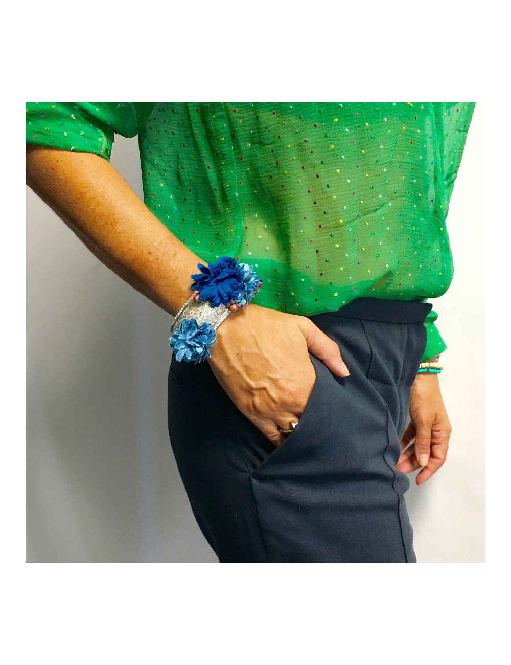 Bracelet CHANEL couture en métal argenté