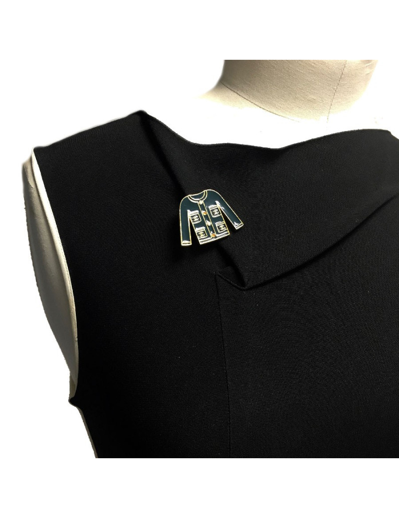 A REPARER Pin's CHANEL  petite veste émail vert