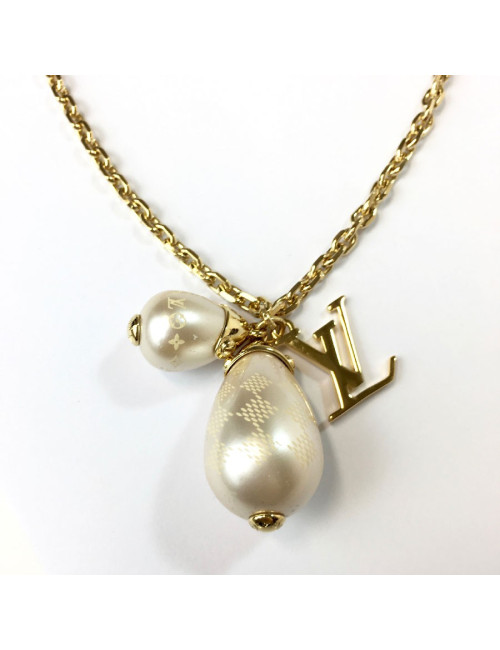 Collier LOUIS VUITTON avec une perle goutte nacrée