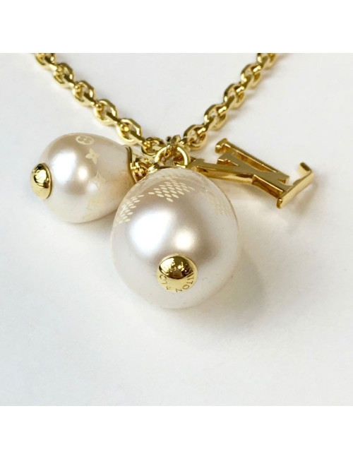 Collier LOUIS VUITTON avec une perle goutte nacrée