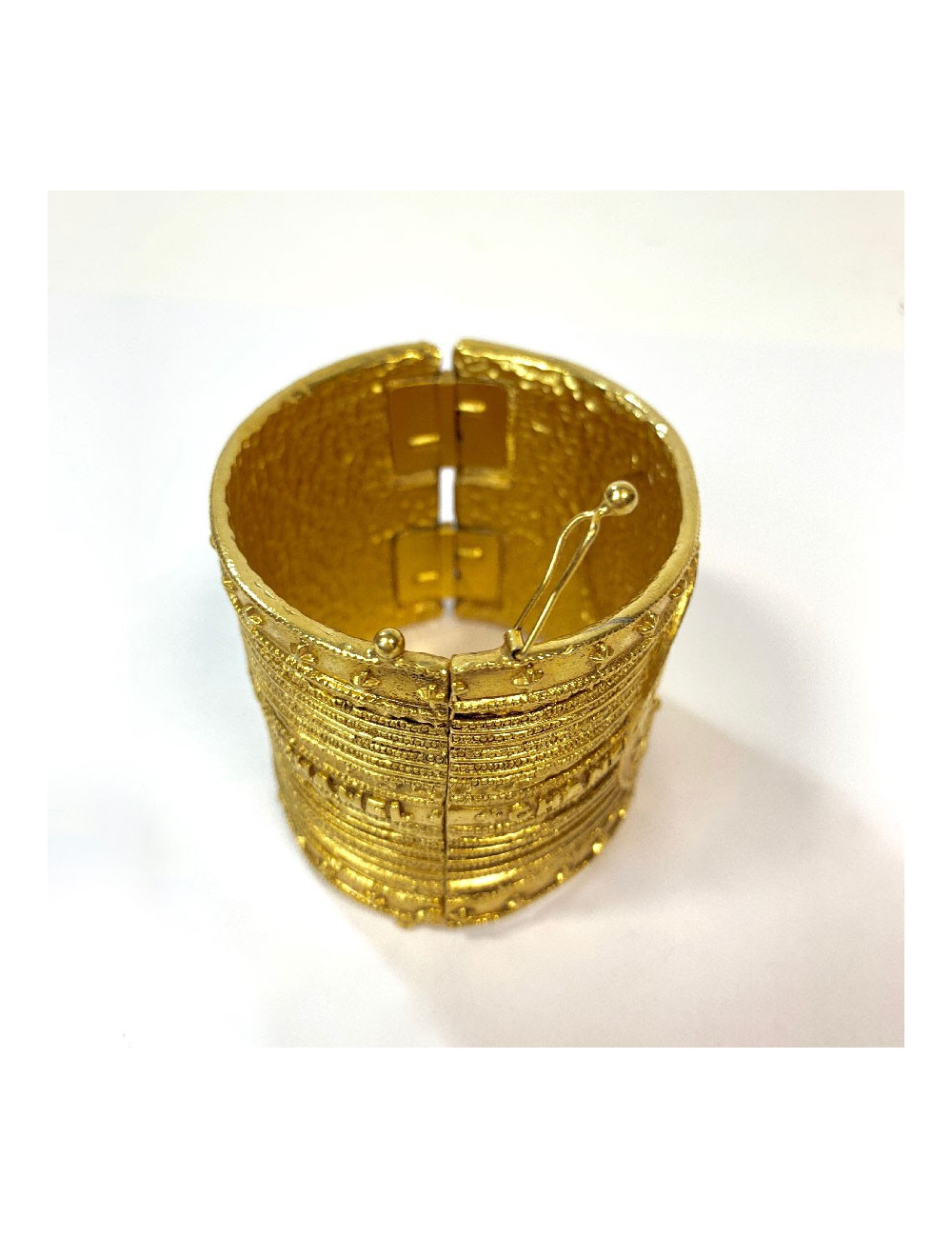 Manchette CHANEL Vintage en métal doré