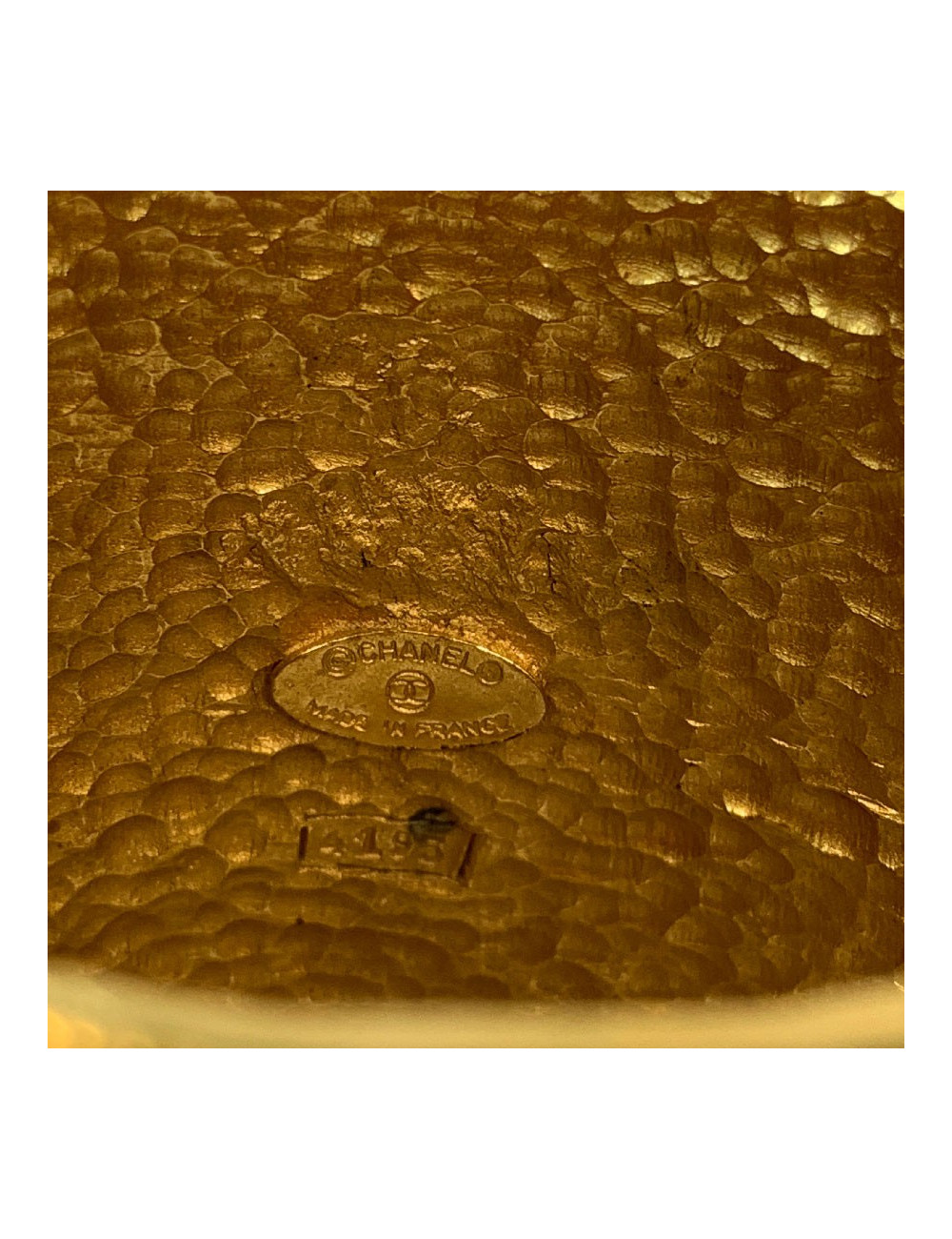 Manchette CHANEL Vintage en métal doré