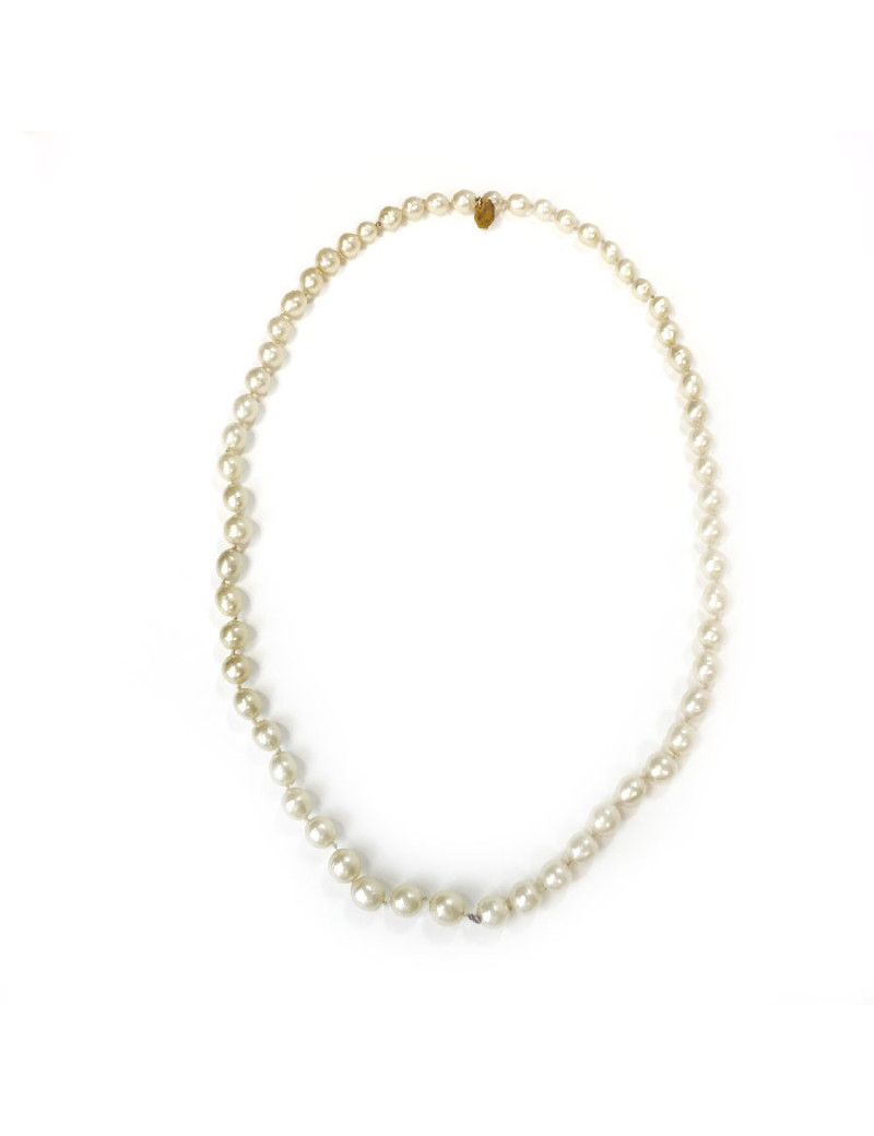Sautoir CHANEL "1983" perles en pâte de verre nacrées