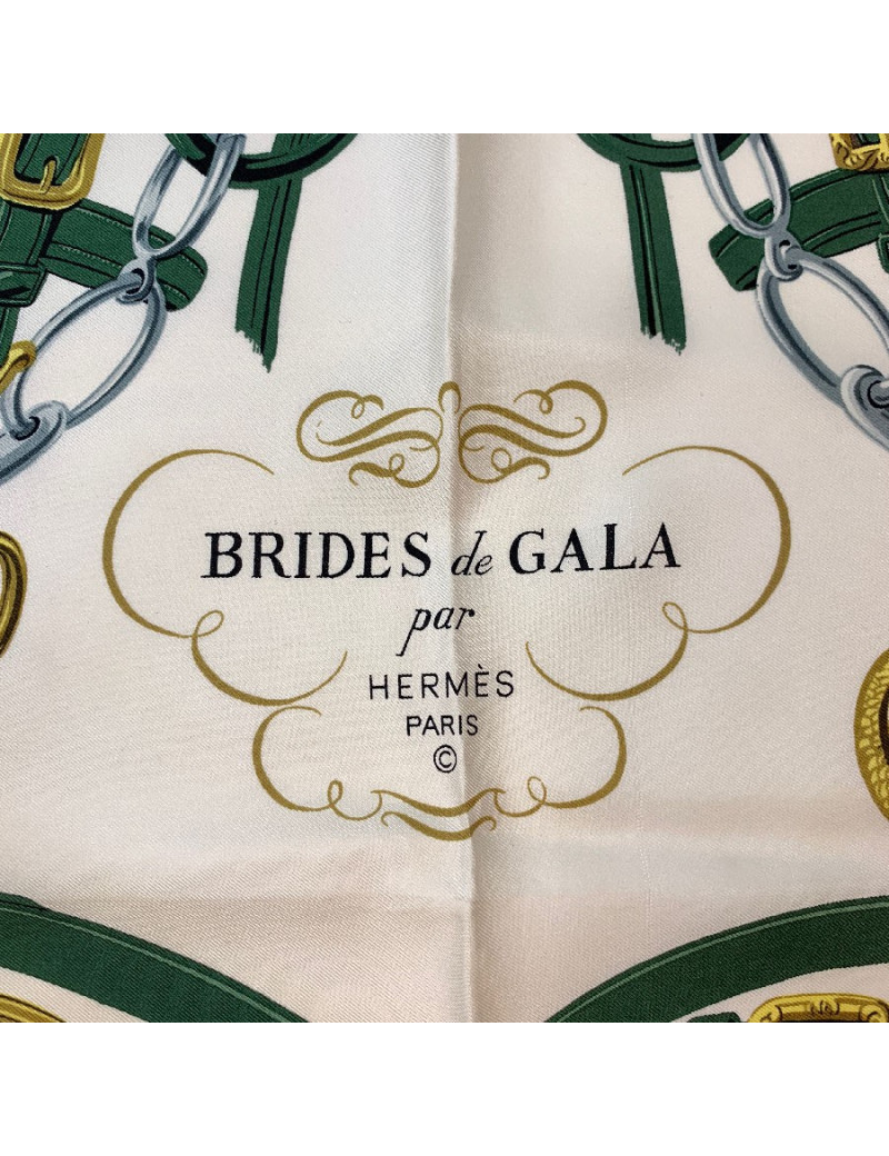 Carré HERMES Brides de Gala en soie verte