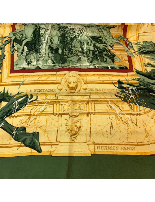 Carré 90 x90 HERMES soie 100 % "La fontaine de Bartholdi"