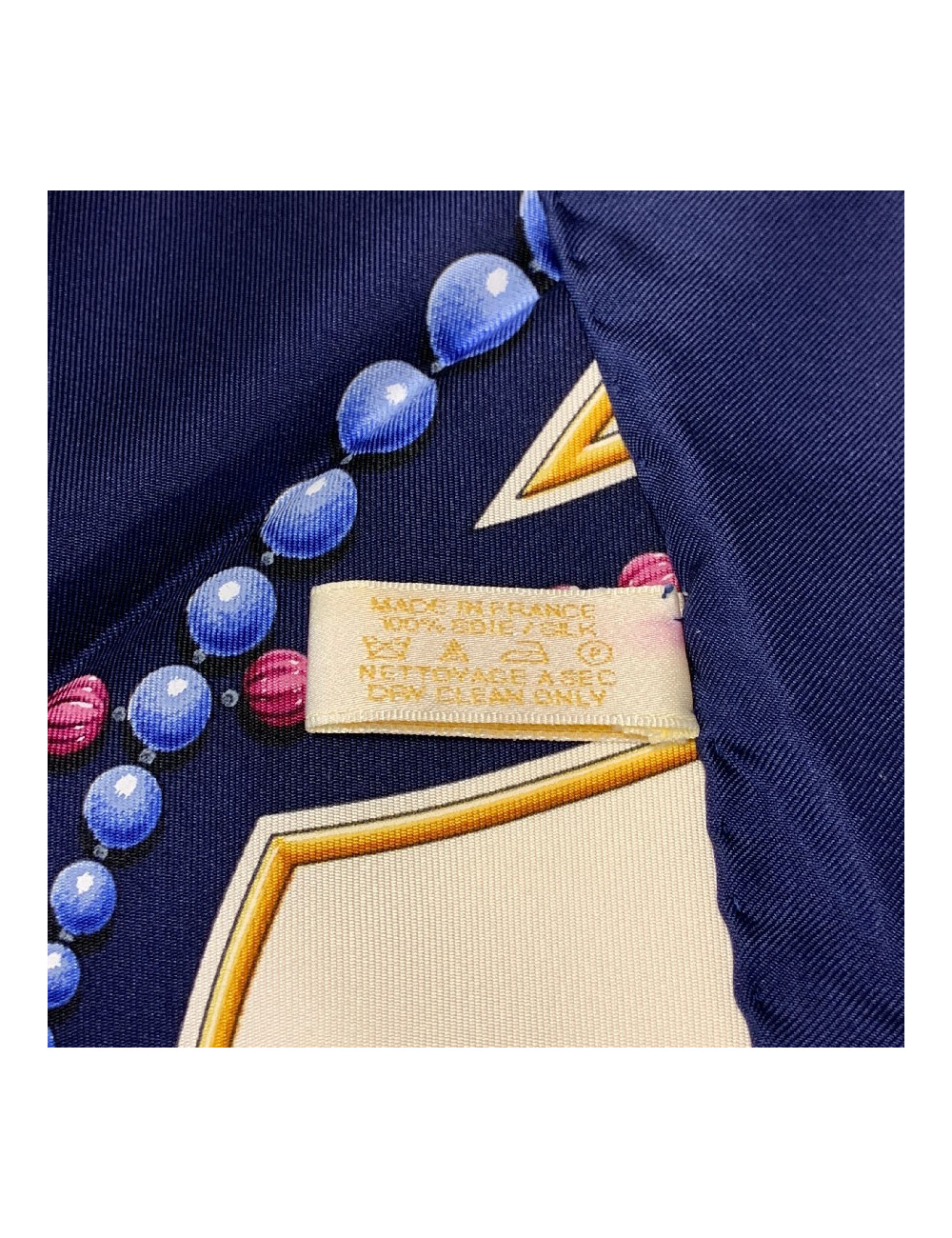 Carré CARTIER soie 100 %