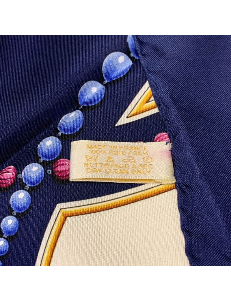 Carré CARTIER soie 100 %