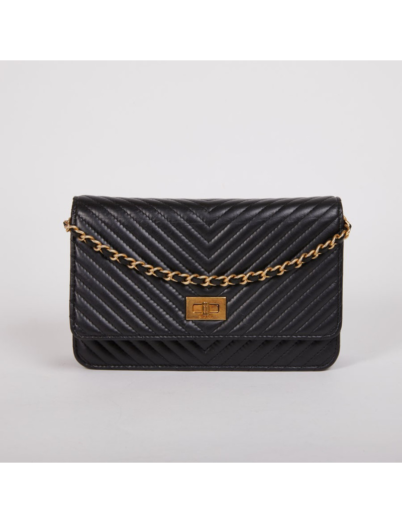 Wallet on chain CHANEL cuir chevron noir