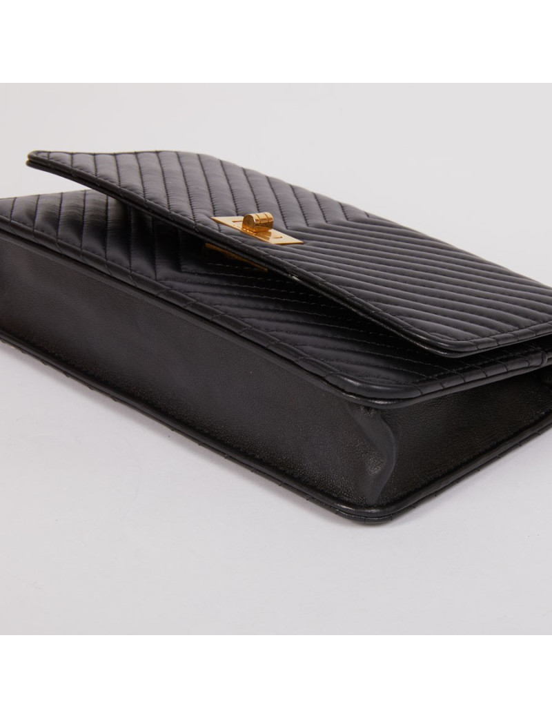 Wallet on chain CHANEL cuir chevron noir