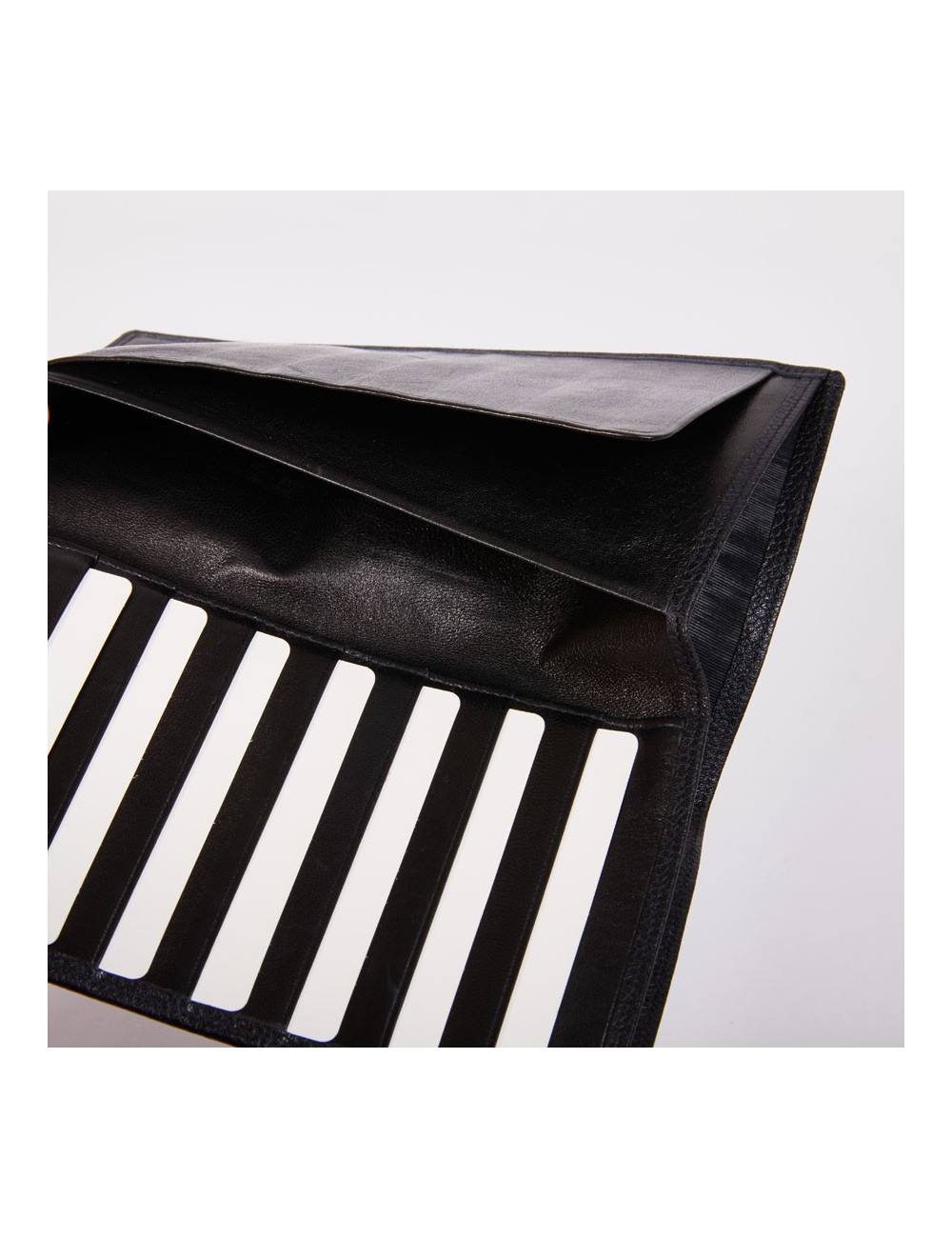 Portefeuille CHANEL noir en cuir caviar