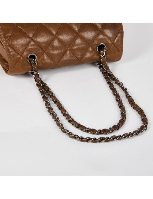 Sac CHANEL cuir d'agneau marron souple matelassé