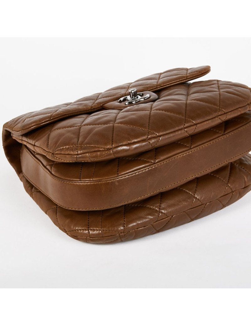 Sac CHANEL cuir d'agneau marron souple matelassé