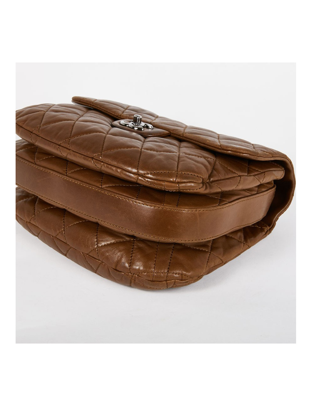 Sac CHANEL cuir d'agneau marron souple matelassé