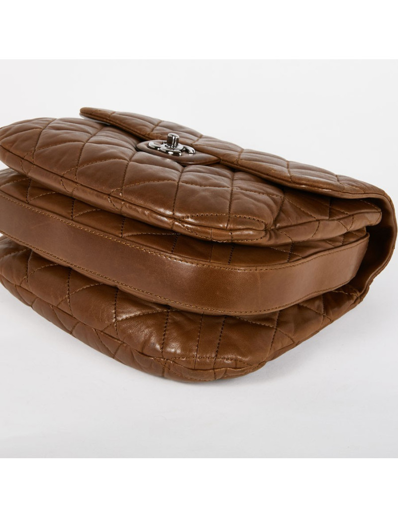 Sac CHANEL cuir d'agneau marron souple matelassé