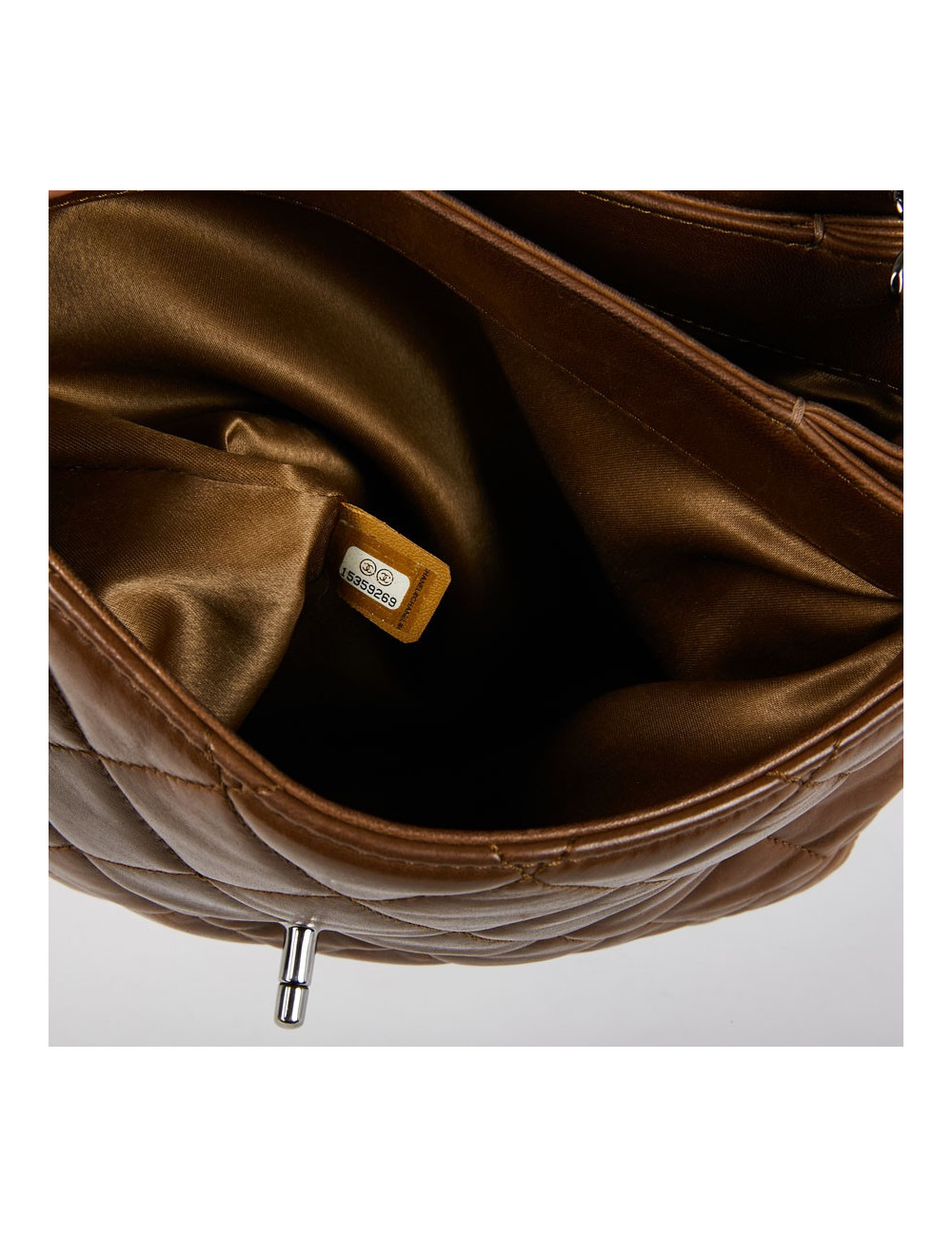 Sac CHANEL cuir d'agneau marron souple matelassé