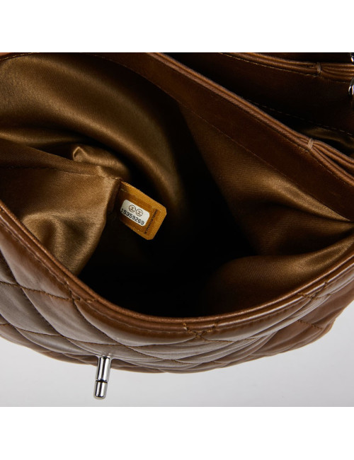 Sac CHANEL cuir d'agneau marron souple matelassé