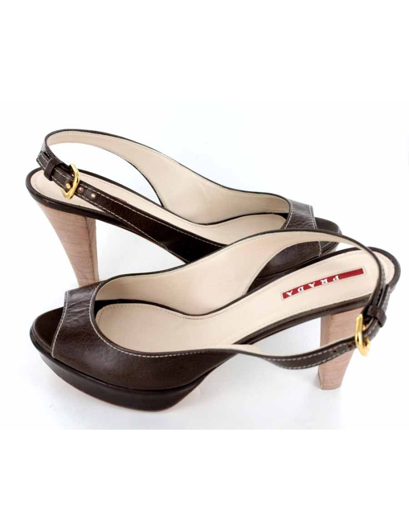Escarpins PRADA en cuir marron T 39