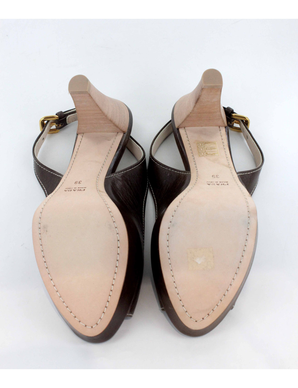 Escarpins PRADA en cuir marron T. 39