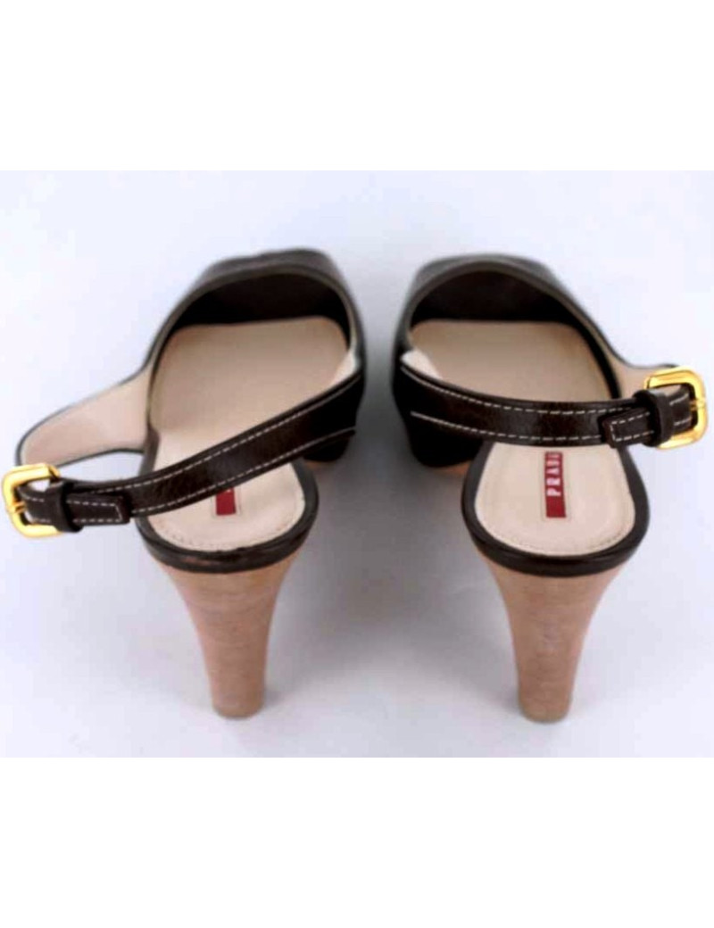 Escarpins PRADA en cuir marron T 39