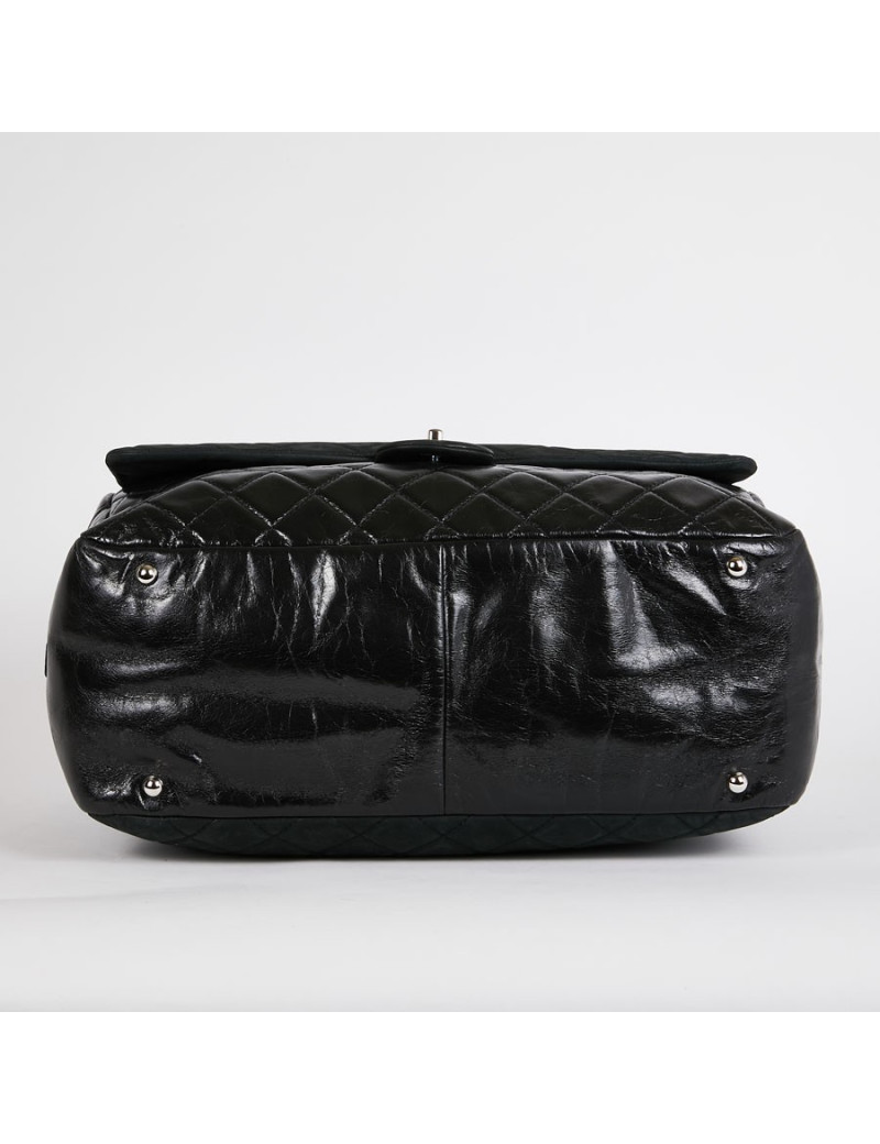 Sac cabas CHANEL cuir matelassé noir mat et cuir verni vieilli