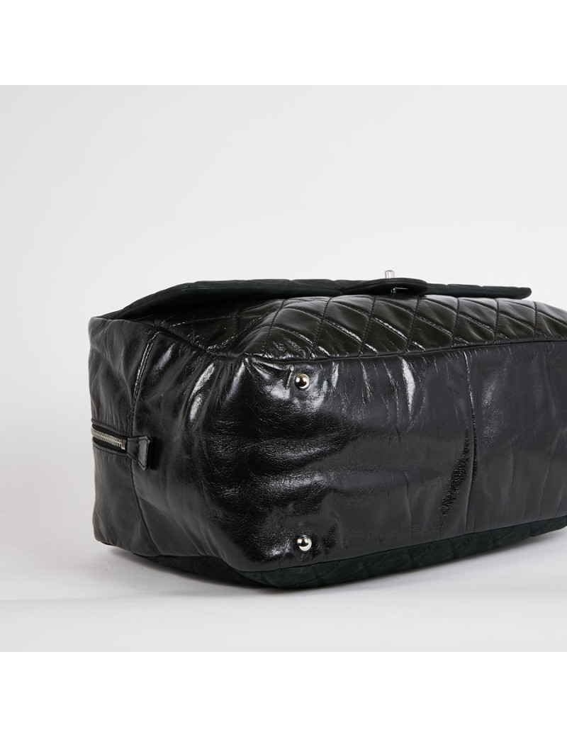 Sac cabas CHANEL cuir matelassé noir mat et cuir verni vieilli