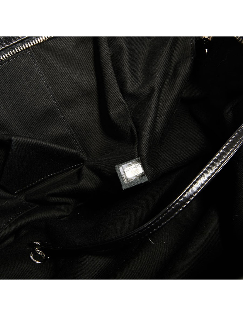 Sac cabas CHANEL cuir matelassé noir mat et cuir verni vieilli