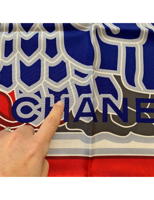 Foulard CHANEL tête de lion