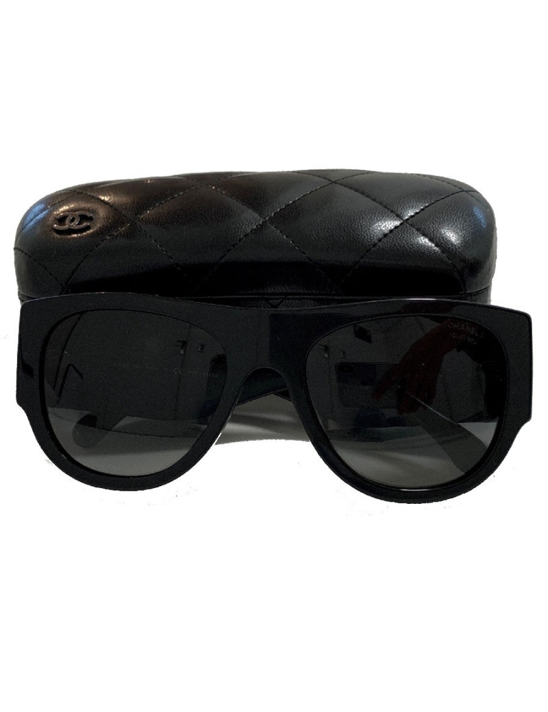 Solaires CHANEL noires polarisées