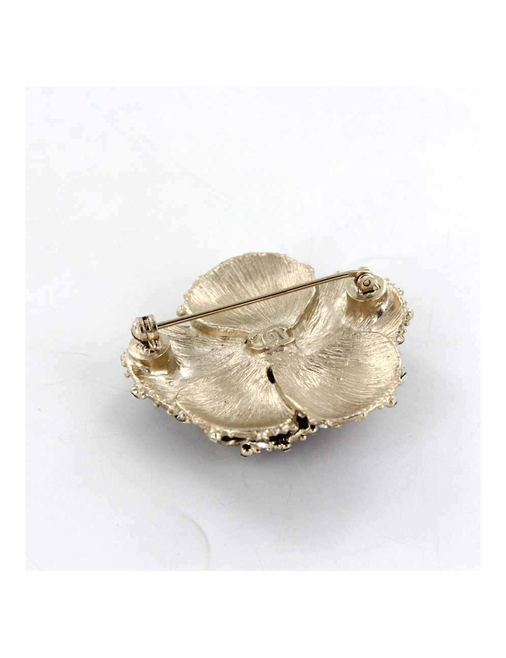 Broche CHANEL camelia émaillée