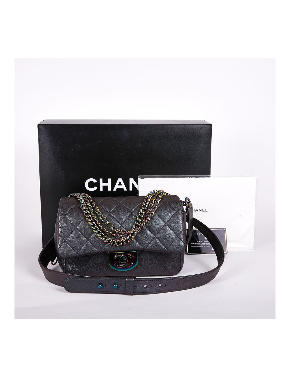 Sac CHANEL cuir de veau matelassé irisé mauve